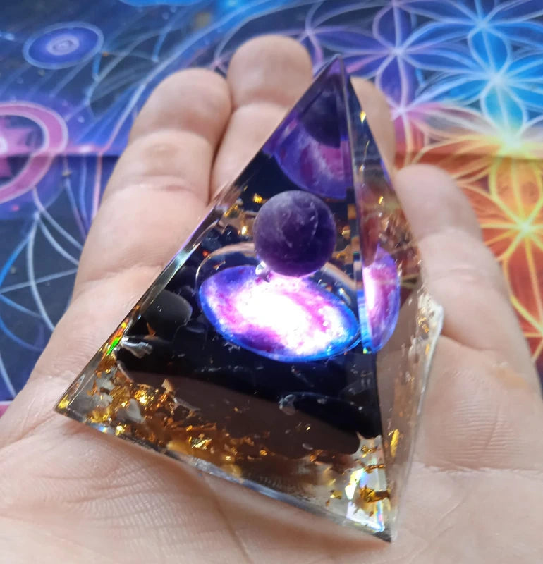 Pirámide de Orgonita Y Amatista ✨